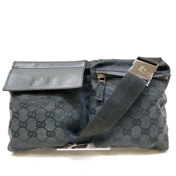 Gucci Handbags - Gucci Black GG Monogram W/ Silver Hardware Waist/Bum Unisex Bag (EUC)COA✨️🖤🩶✨️
